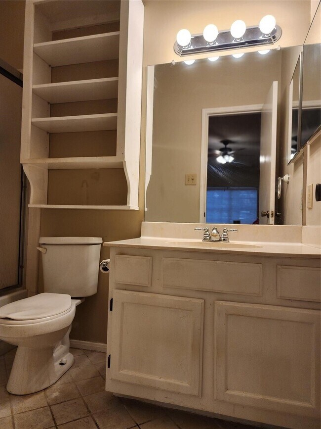 Building Photo - 7399 Regency Square Ct