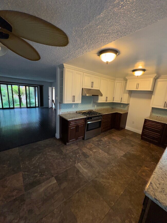 Foto del edificio - 4404 Don Miguel Dr