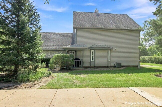 Building Photo - 1434 Sherwood Ct