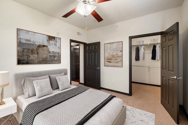 Foto del edificio - Save $500 and Get Your Fees Back at Move-In!