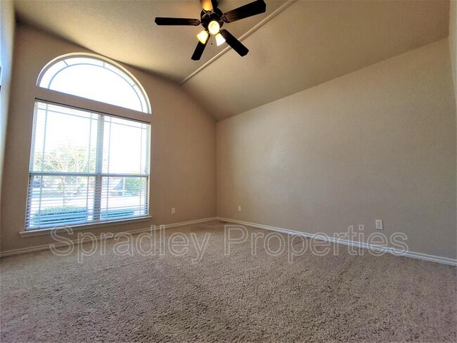 Building Photo - 1610 Shadow Canyon Dr