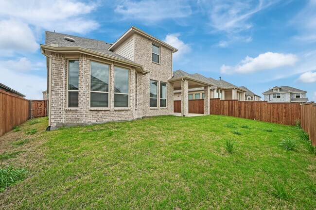 Building Photo - 3729 Paradise Way