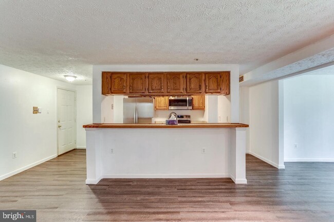 Foto del edificio - 1303 Cedar Crest Ct S