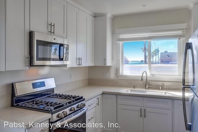 Building Photo - 1016 Ocean Ave