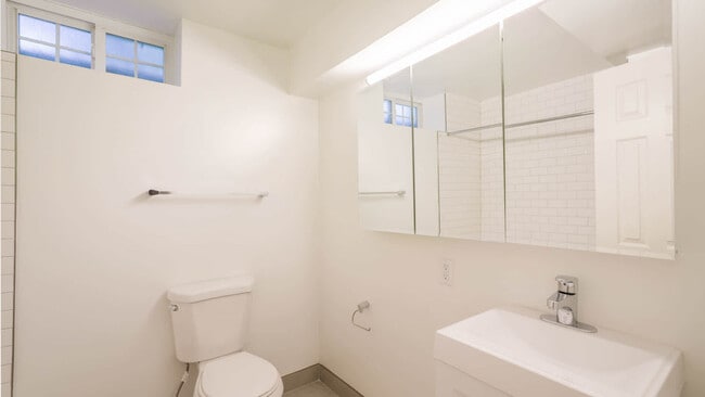 Bathroom - Sheffield Court