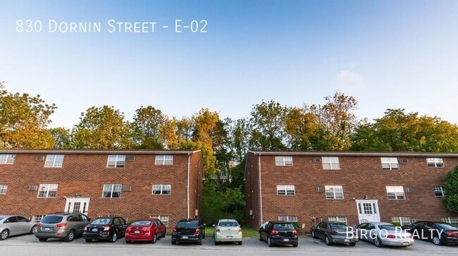 Foto del edificio - Comfortable 1 Bed/1 Bath APARTMENT in GREE...