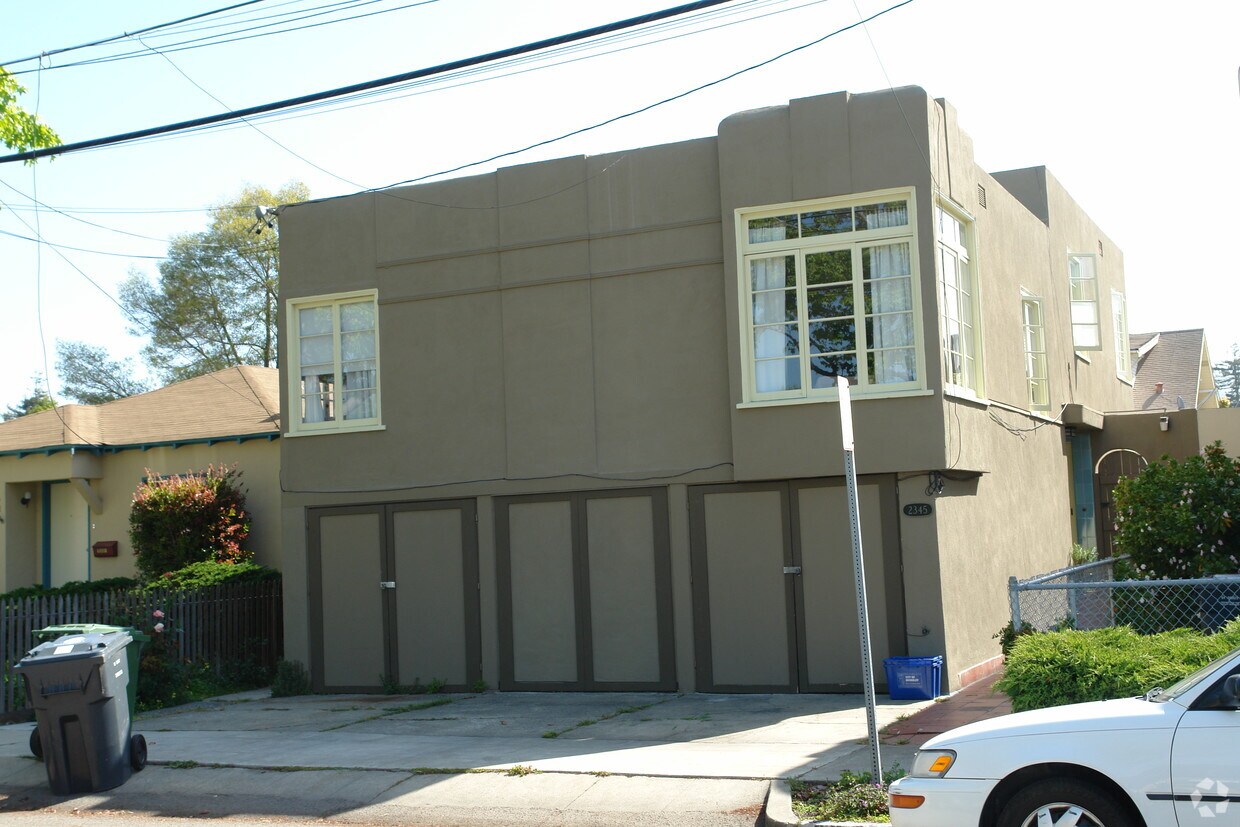 Foto del edificio - 2345 West St