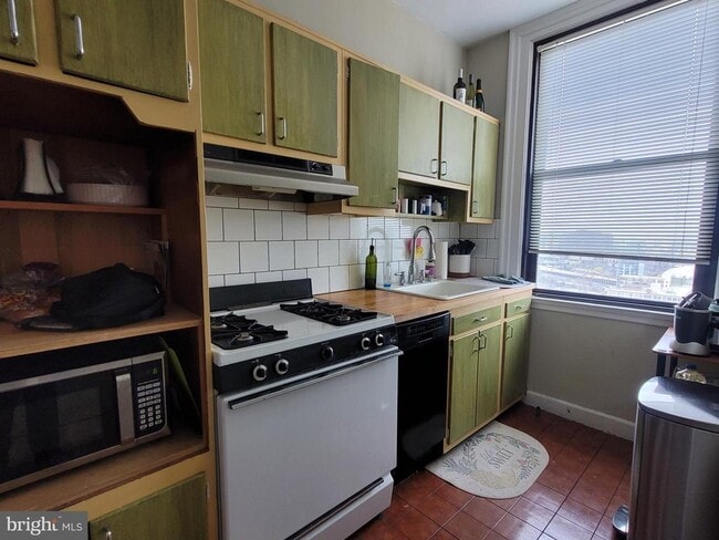 Building Photo - 2031 Locust St