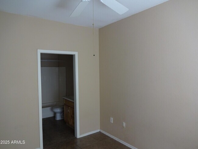 Foto del edificio - 2929 W Yorkshire Dr