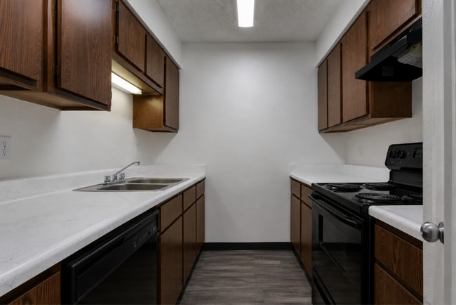 B1_2x1_TRAD_KIT.png - Ranch at 1856 Apartments