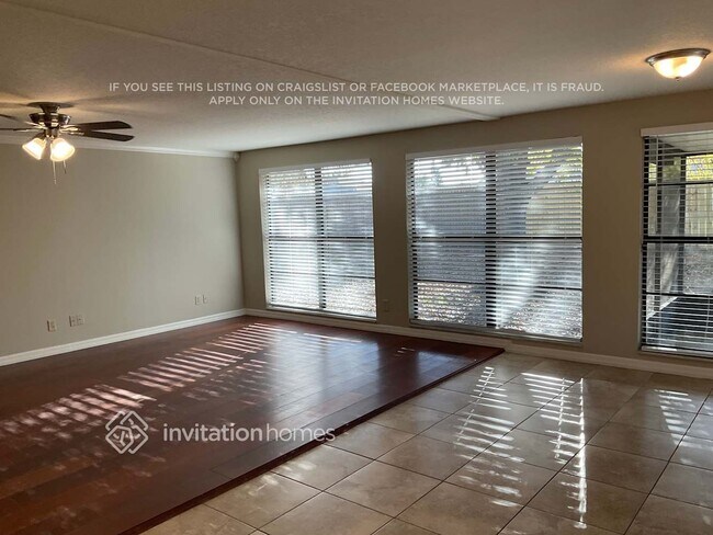 Foto del edificio - 6828 Eden Ln