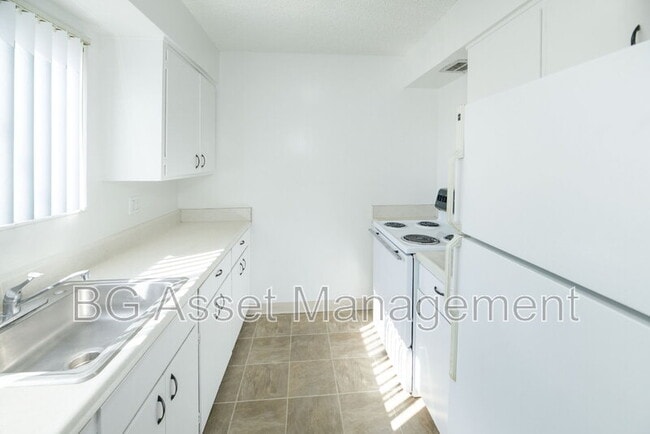 Building Photo - 1746 Kidder Ave