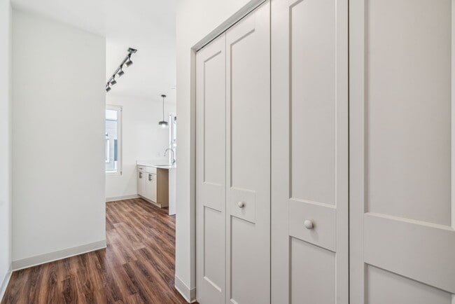 Building Photo - The Felix