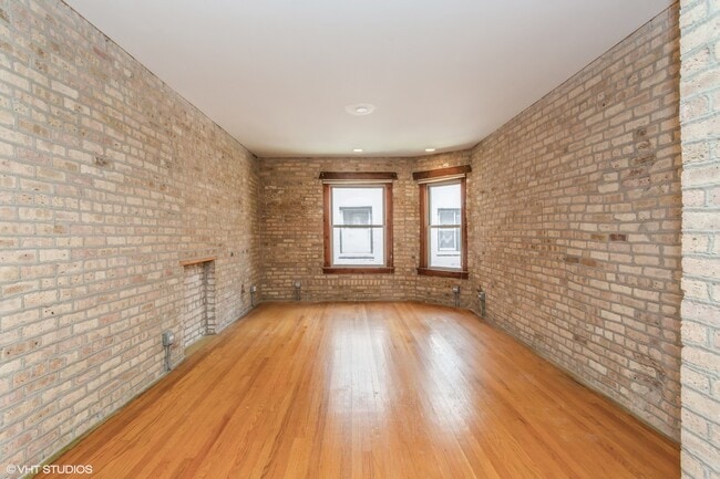 Building Photo - 136 Clyde Ave