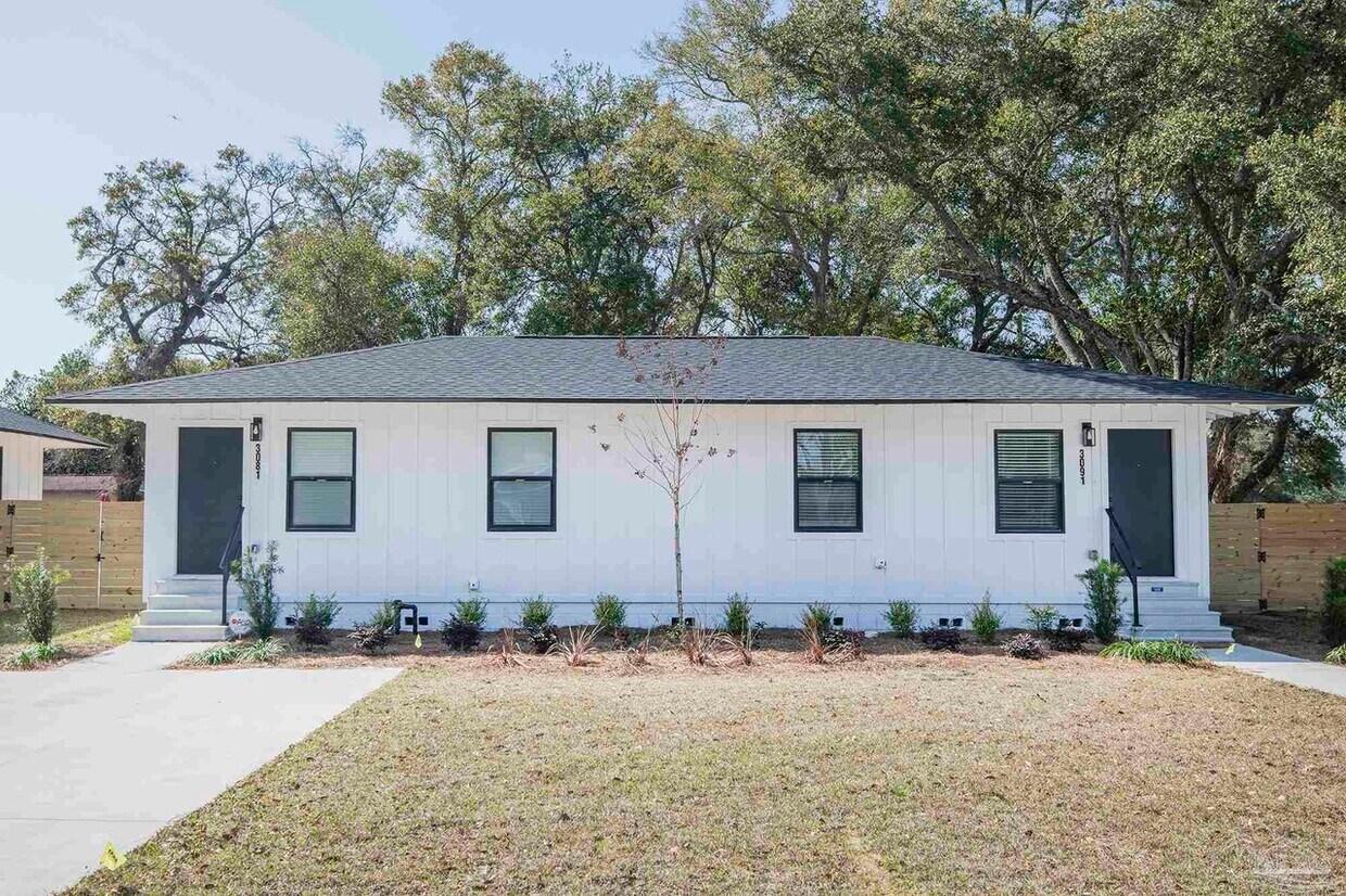 Primary Photo - 3091 N 16th Ave