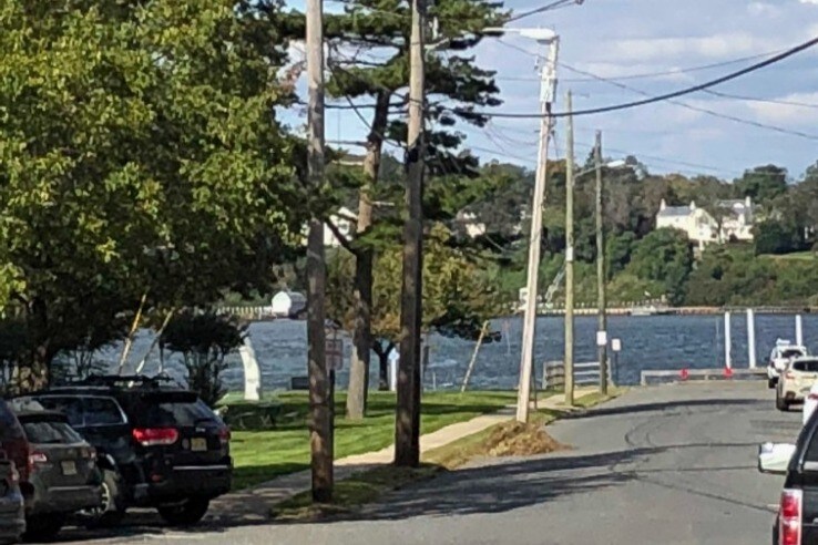 Water view! - 21 W River Rd