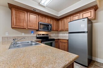 Building Photo - 9947 W Rosecroft Ct