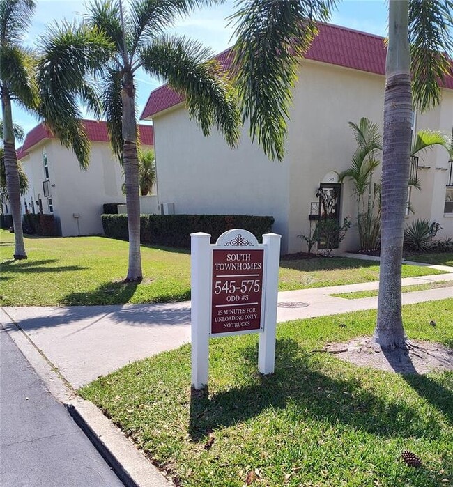 Building Photo - 2700 Bayshore Blvd