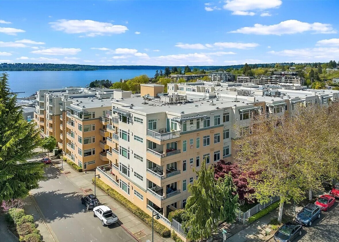 Primary Photo - Spacious Downtown Kirkland condo!