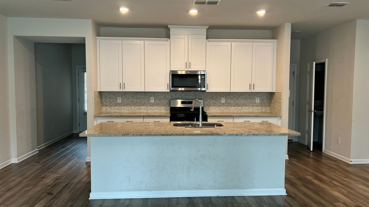 Foto principal - 970 Sunny Lk Dr