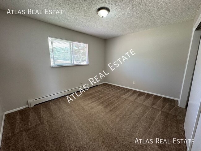Building Photo - Charming 2-Bedroom Apartment Close to UCCS...