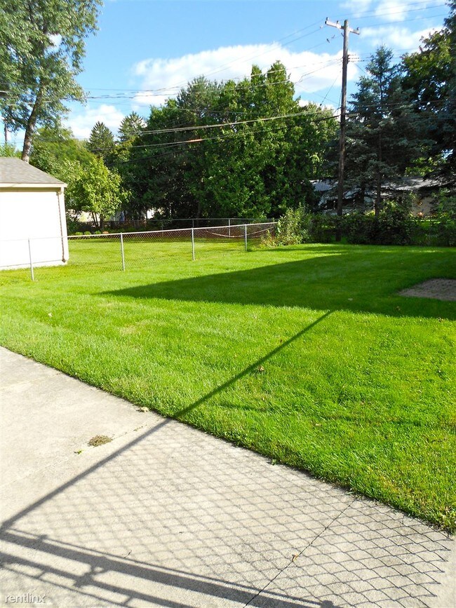 Foto del edificio - 2247 W Lincoln St