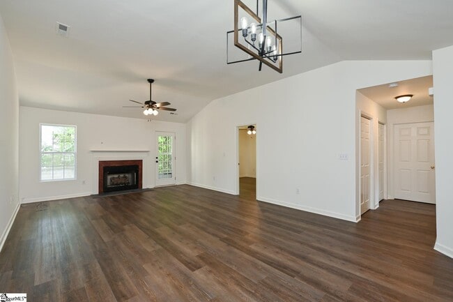 Foto del edificio - 134 Brookhill Pl