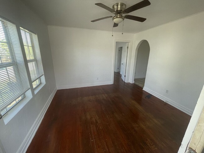 Building Photo - One bedroom apartment near Downtown OKC