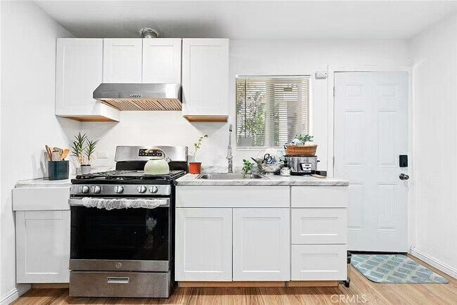 Foto del edificio - 15221 Willard St