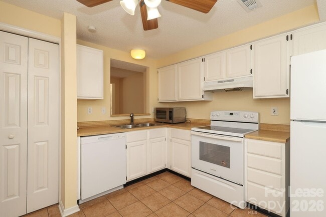 Building Photo - 167 Water Oak Dr