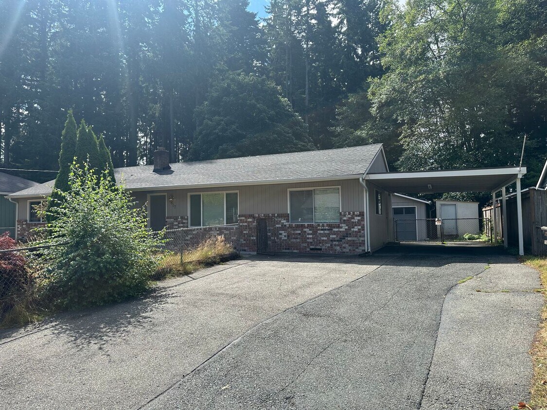 Foto principal - Spacious Home In Peaceful Setting!