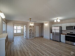 Building Photo - 922 9th St SE