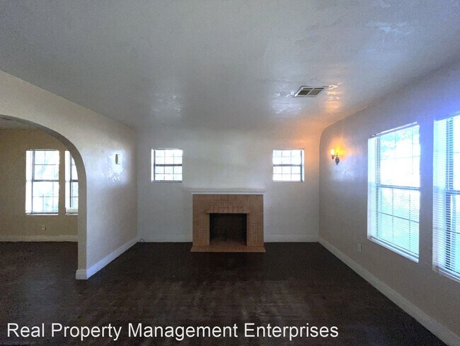 Building Photo - 2 br, 1 bath House - 3644 NW 13th St