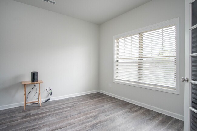 Foto del edificio - 107 Holly Fern Dr