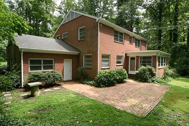 Building Photo - 1115 Woodburn Rd