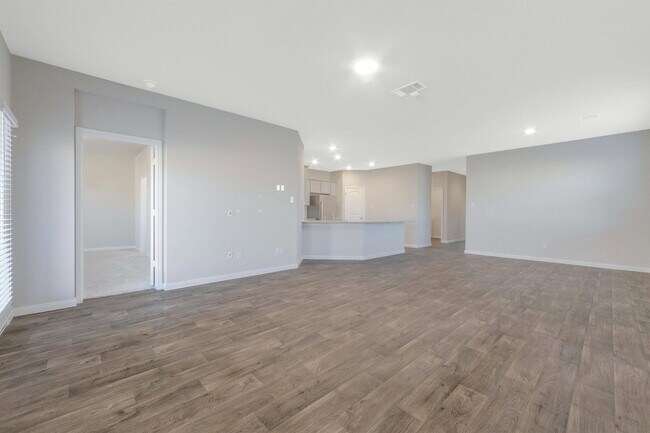 Building Photo - 141 Spider Lily Dr