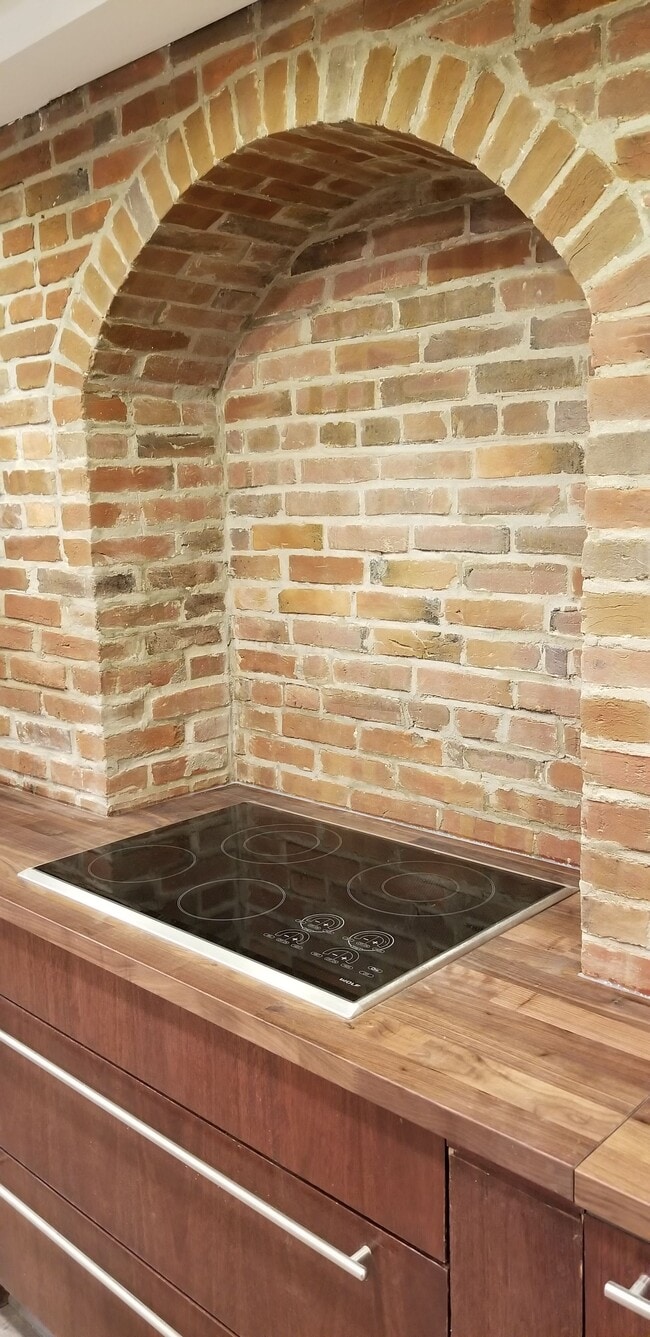 High-End appliances - 1216 Bolton St