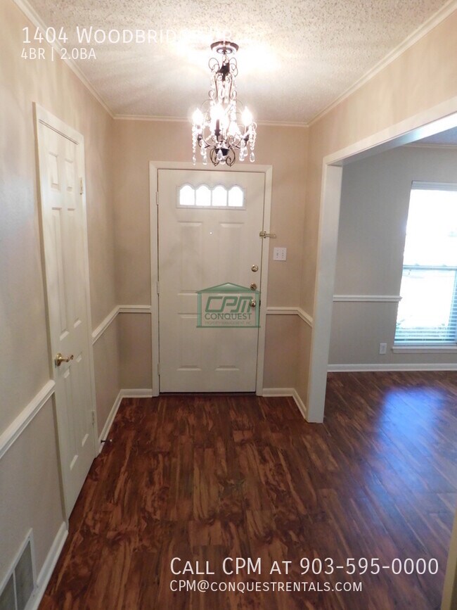 Foto del edificio - 1404 Woodbridge Dr