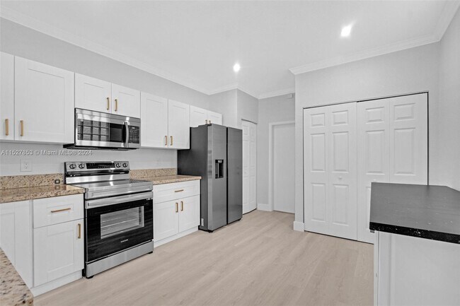 Foto del edificio - 2146 Ensenada Terrace