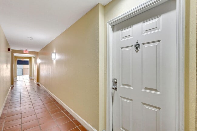 Building Photo - 780 S Sapodilla Ave