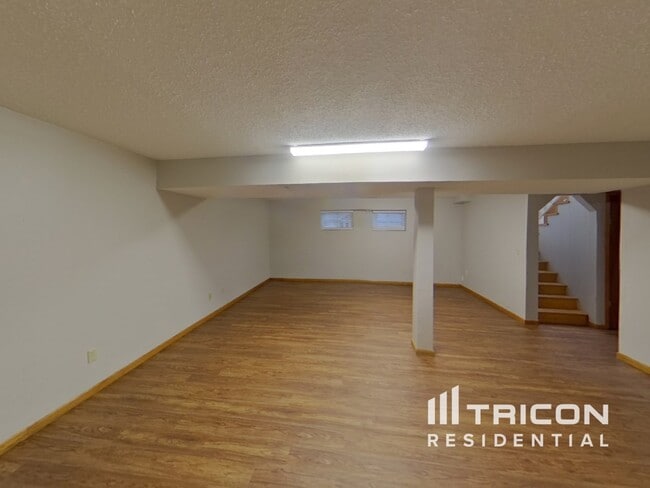 Building Photo - 2660 Roth Pl