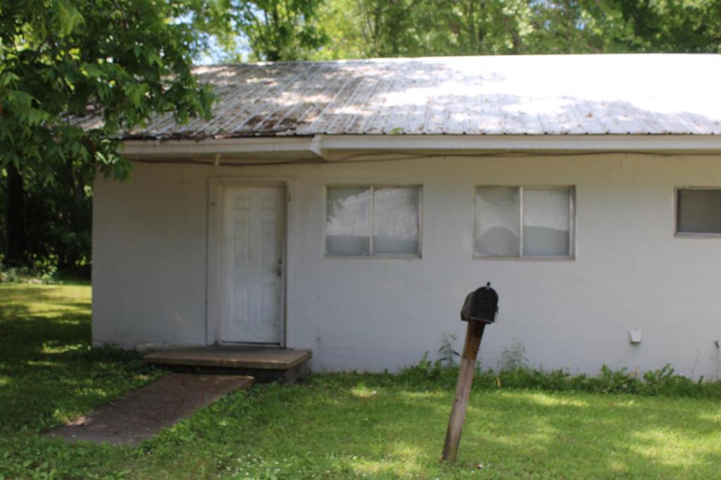Primary Photo - 102 Pecan Ln