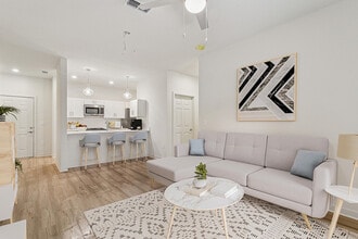 Primary Photo - Casara Pensacola