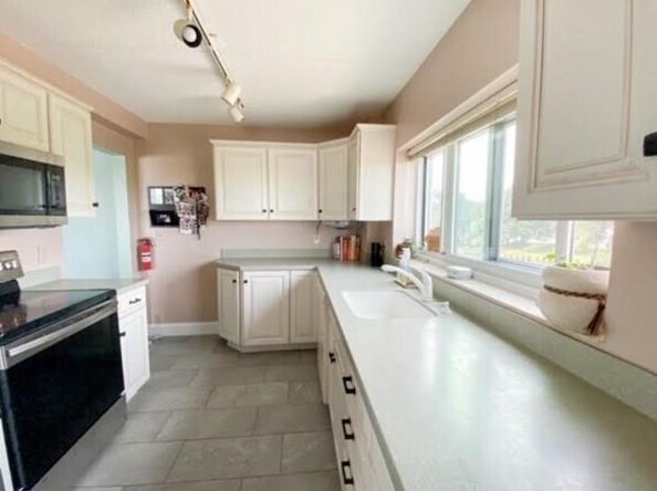 Building Photo - 100 Cove Way