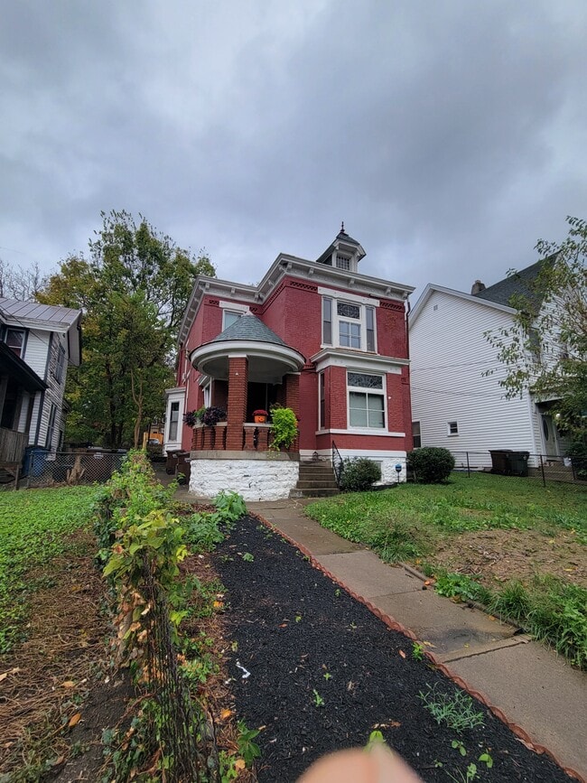 Building Photo - 416 6th Ave