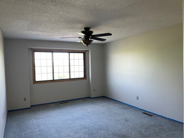 Building Photo - 1534 Cottage Dr