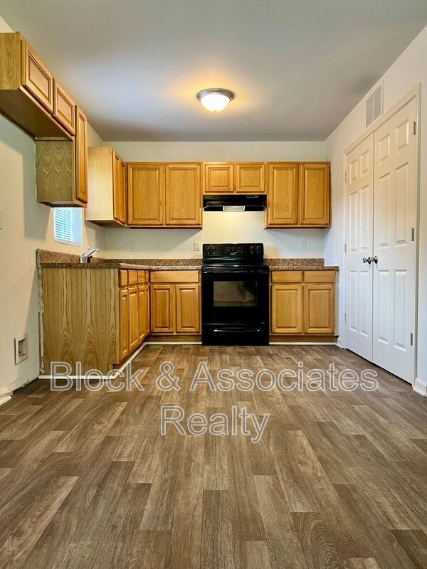 Building Photo - 4138 MacArthur St