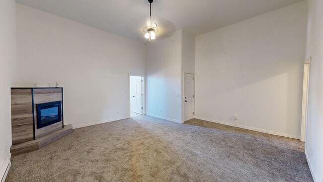 Foto del edificio - 105-107 W Oak Ave