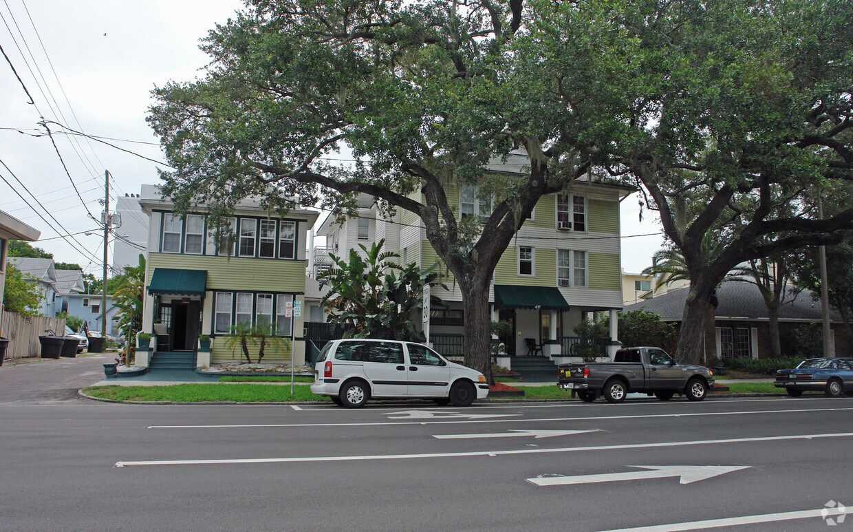 Foto del edificio - 4th Street Flats