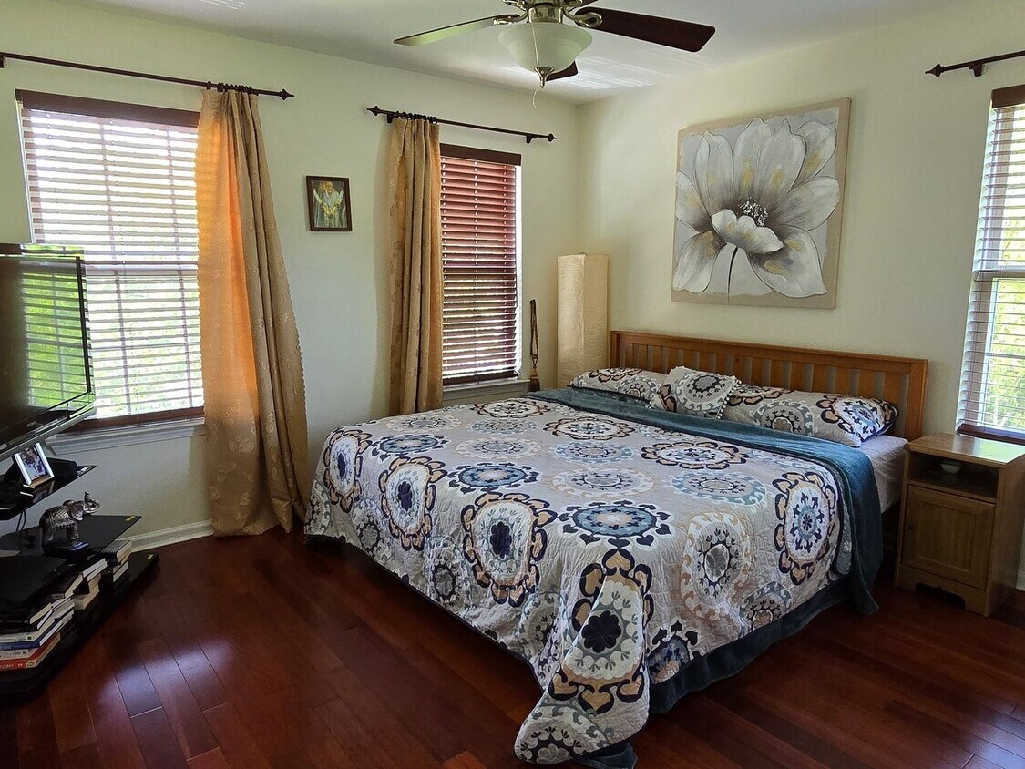 Primary Photo - 3 Bedroom Single Family Home in Lawrence T...
